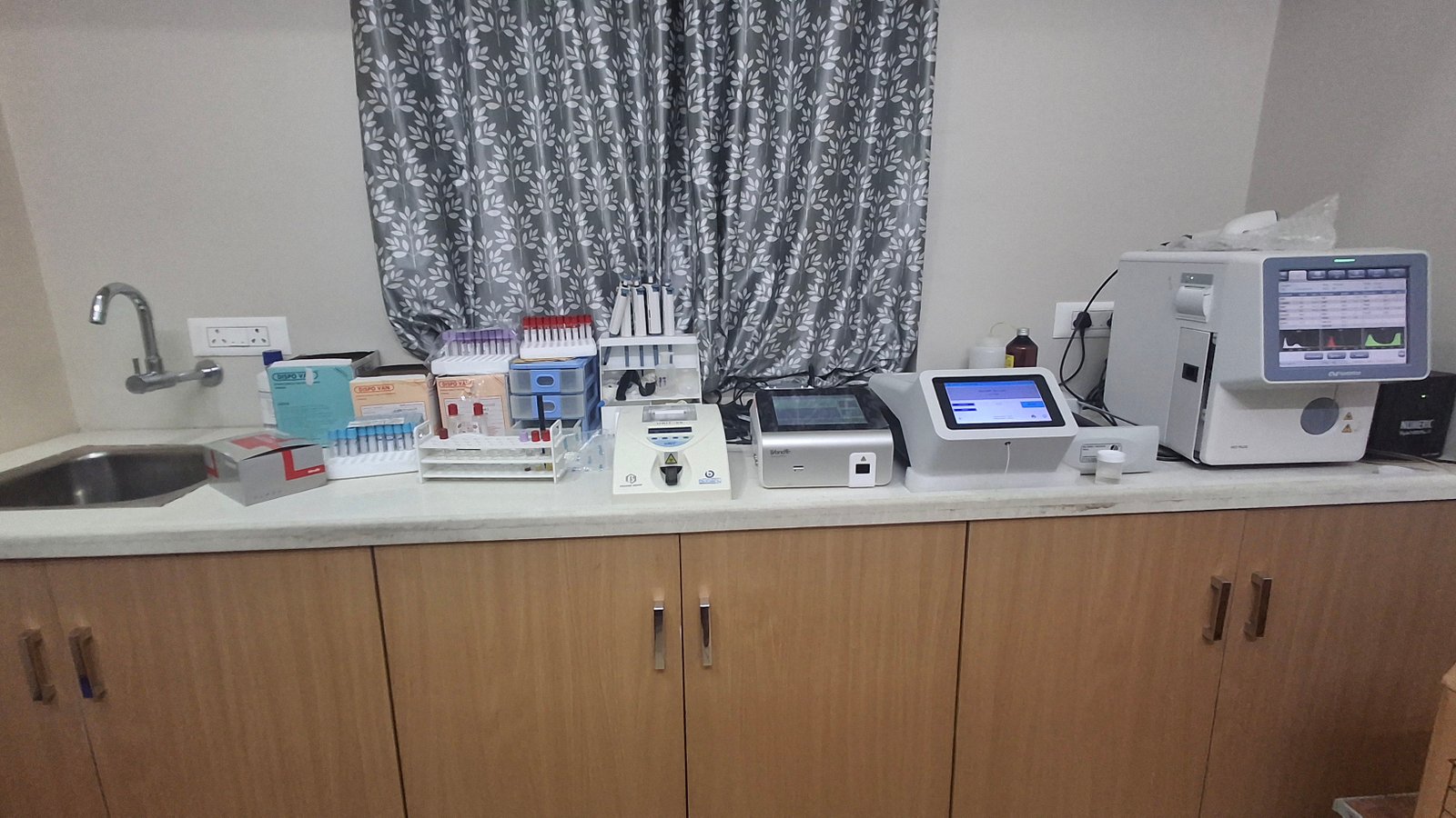 Fully equipped clinical diagnostic laboratory at Dermiiz
